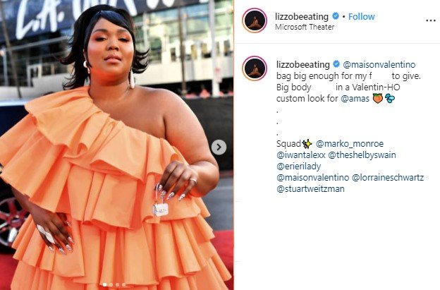 Lizzo di AMAs 2019. (Instagram/@lizzobeeating)