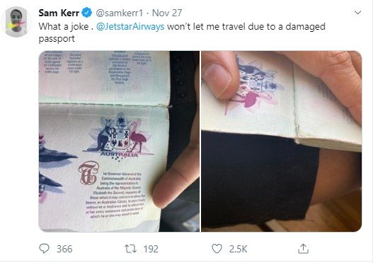 Sam Kerr, pemain sepakbola wanita yang paspornya alami lecet. (Twitter/@samkerr1)