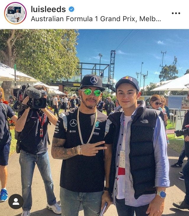 Luis Leeds mengabadikan diri bersama juara dunia F1 enam kali, Lewis Hamilton di F1 GP Australia, Melbourne [Instagram: @luisleeds].