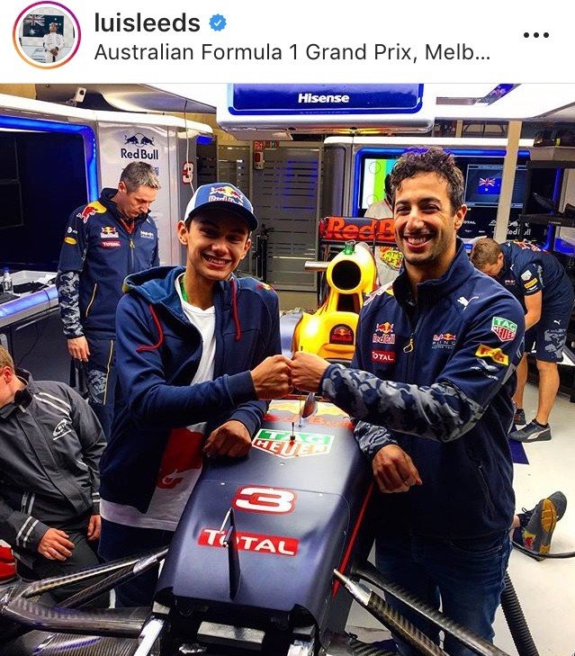 Luis Leeds berpotret bersama driver F1 Daniel Ricciardo. Sesama warga Australia, serta sesama almamater: Red Bulls [Instgram: @luisleeds].