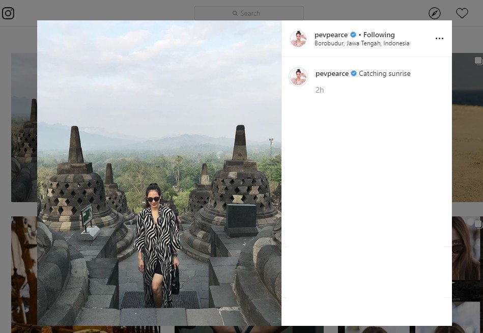 Pevita Pearce Pamer Foto di Candi Borobudur, Warganet 'Halu' Bertebaran. (instagram.com/pevpearce)