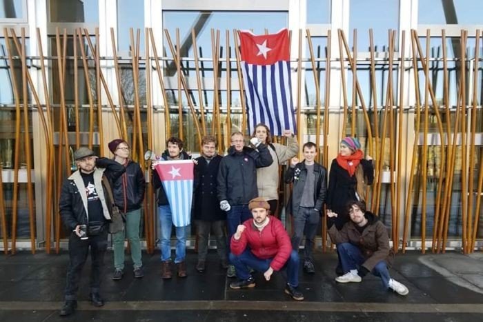 Di ibukota Skotlandia, Edinburgh, sejumlah aktivis juga menunjukkan dukungan bagi kemerdekaan Papua, Minggu (1/12/2019). [ABC]