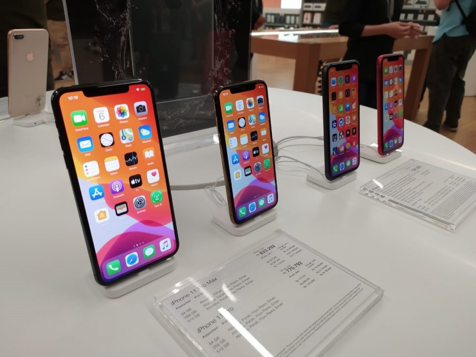 iPhone 11 Series hadir di Indonesia, Jumat (6/12/2019). [Suara.com/Tivan Rahmat]