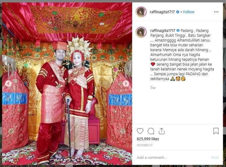 Raffi Ahmad dan Nagita Slavina dengan Baju Tradisional Saat Liburan (instagram.com/raffinagita1717)