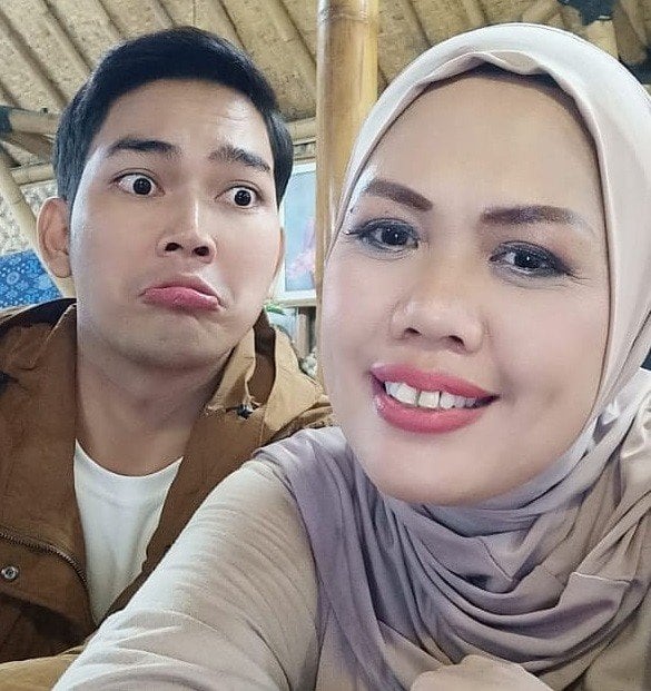 Elly Sugigi dan Aditya Gumelar [Instagram]