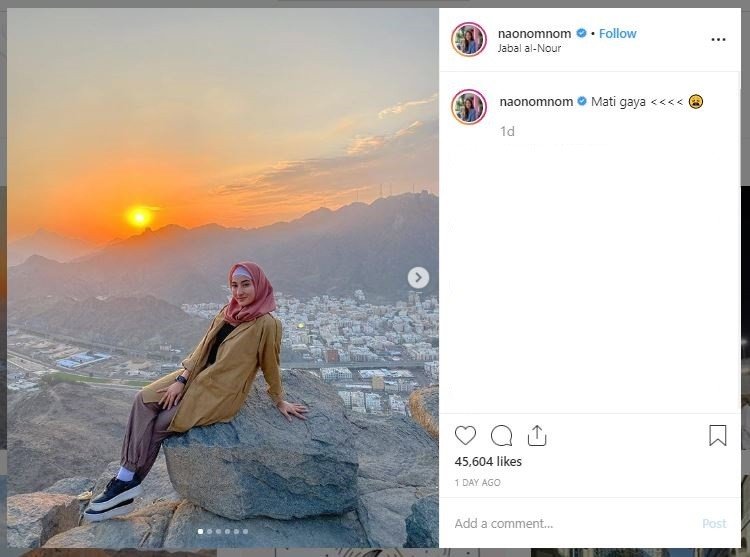 Gaya Naomi Zaskia Berhijab Saat Umrah (instagram.com/naonomnom)