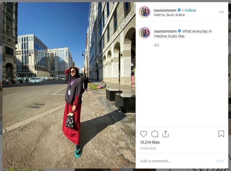 Gaya Naomi Zaskia Berhijab Saat Umrah (instagram.com/naonomnom)