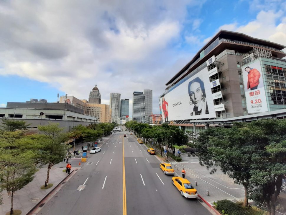 Breeze Xinyi, Tempat Belanja Asyik di Taiwan. (Suara.com/Risna Halidi)