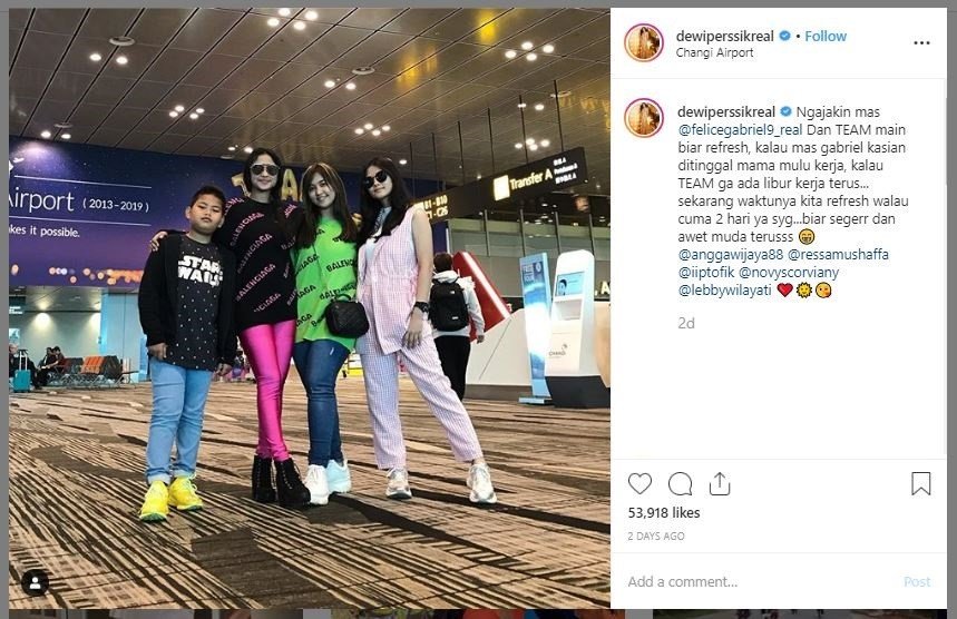 Gaya Liburan Dewi Perssik dan Keluarga di Singapura (instagram.com/dewiperssikreal)