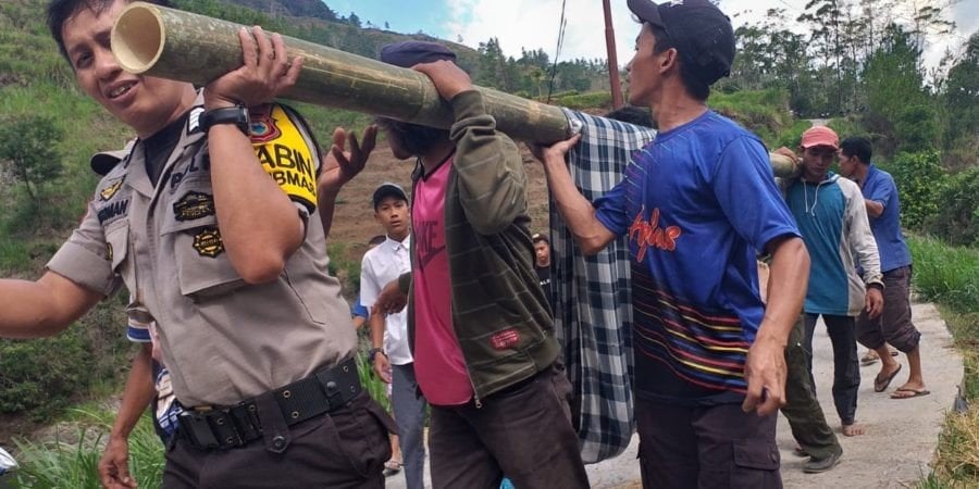 Awalnya dikira membuat prank atau bercanda, seorang remaja di Desa Pao, Kecamatan Tombolopao, Gowa, Sulawesi Selatan, tewas tenggelam di Sungai Tanggara, Senin (9/12/2019). [Makassar Terkini]