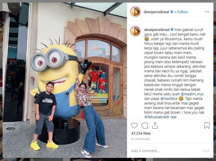 Gaya Liburan Dewi Perssik dan Keluarga di Singapura (instagram.com/dewiperssikreal)