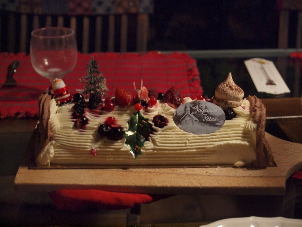 Kue Yule log (Wikimedia Commons)