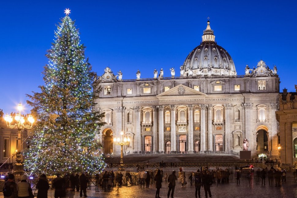 Pohon Natal Vatikan, Roma. (Shutterstock)