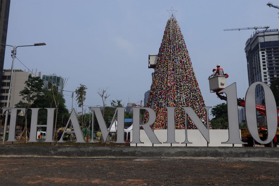 Melihat Pohon Natal dari Botol Minuman Bekas - Bagian 2