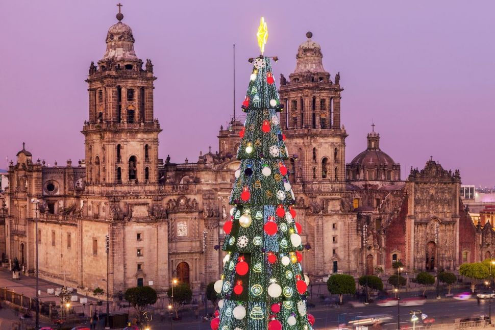 Pohon Natal Zócalo di Mexico City. (Shutterstock)