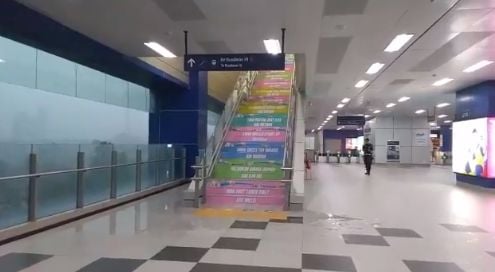 Air hujan masuk ke dalam Stasiun MRT Fatmawati (Twitter/ndankcredible)