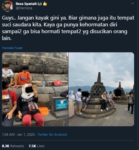 Turis duduk di stupa Candi Borobudur. (Twitter/@Herrreza)