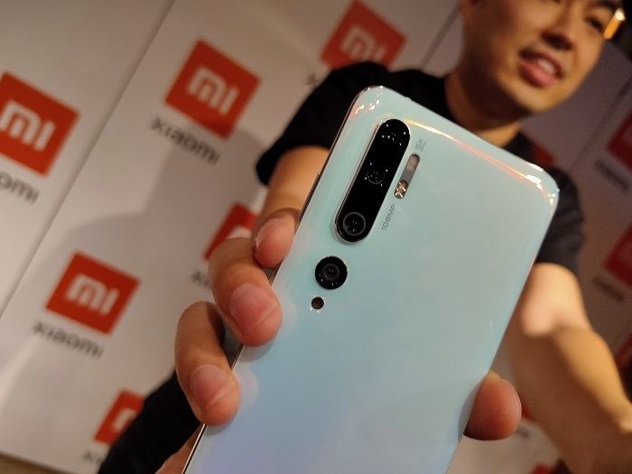 Xiaomi Mi Note 10 Pro tersedia dalam balutan warna Aurora Green, Glacier White, dan Midnight Black. Berapa harganya? (Suara.com/Tivan Rahmat)