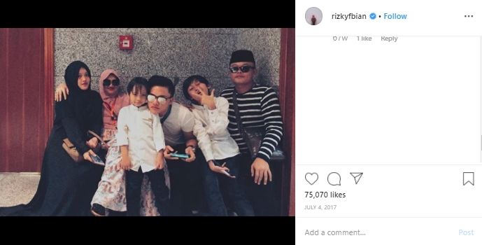 Liburan Bersama, Ini Kenangan Manis Lina Mantan Istri Sule Bersama Keluarga. (Instagram/@rizkyfbian)