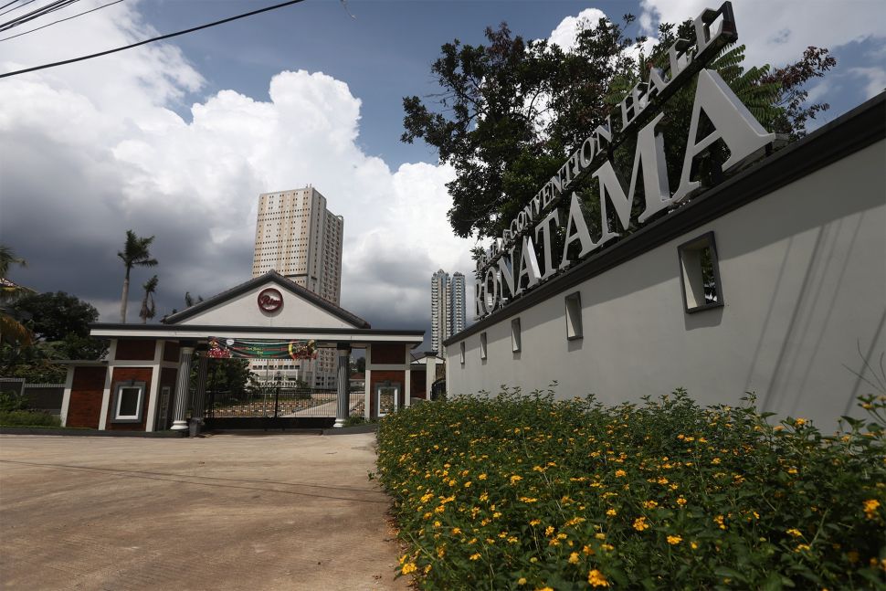 Reynhard sinaga meme image