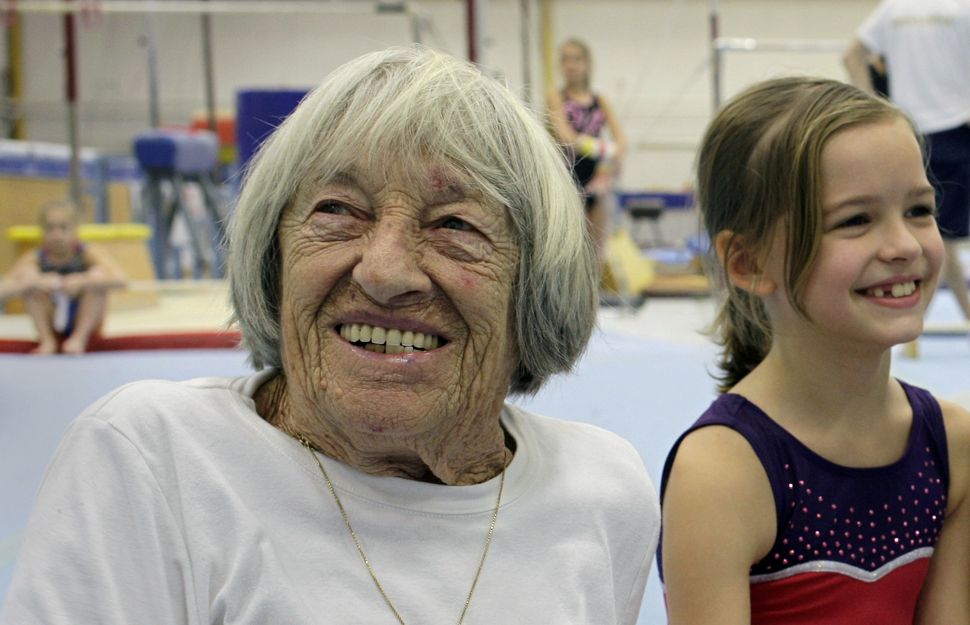 Agnes Keleti, juara olimpiade tertua yang juga penyintas holocaust. (Dok. AFP)