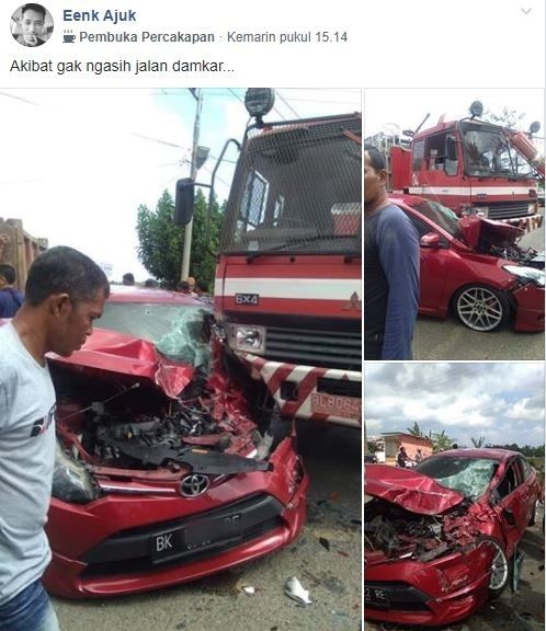 Kecelakaan antara sedan dengan truk Damkar di Aceh.[Facebook/Eenk Ajuk]