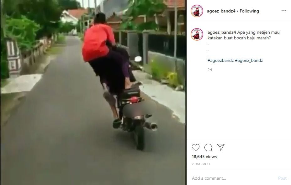 Viral pembonceng motor nekat joget sambil berdiri. (Instagram/@agoez_bandz4)