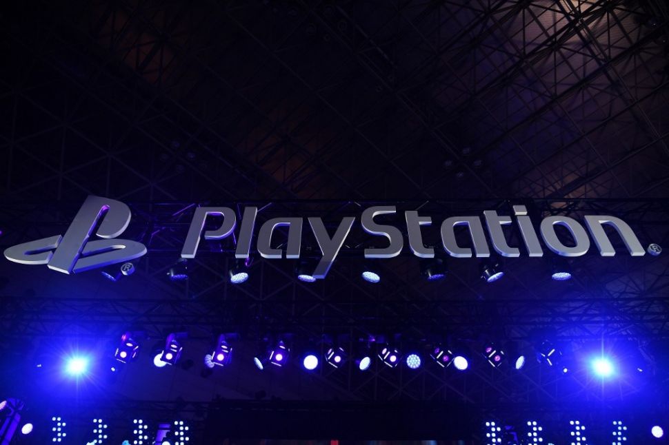 Logo PlayStation dalam sebuah pameran game di Tokyo, Jepang pada September 2019. [AFP/Charly Triballeau]