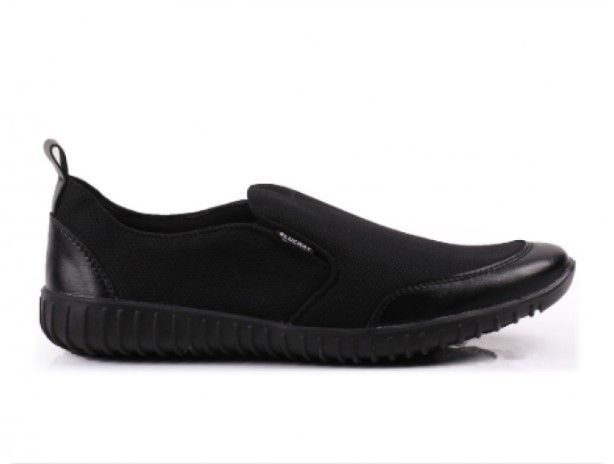 Sepatu Slip On. (Serbada.com)