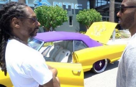 Mobil Impala hadiah Snoop Dogg ke Kobe Bryant. (youtube.com)