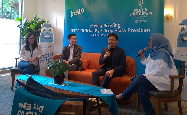 Insto Jadi Official Eye Drop Piala Presiden ESports. (Suara.com/M. Reza)