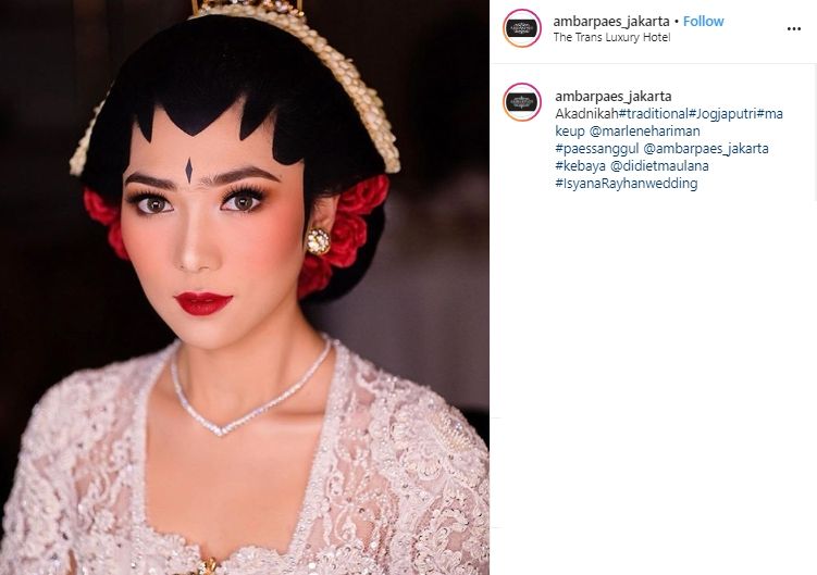 Akad nikah Isyana Sarasvati. (Instagram/@ambarpaes_jakarta)