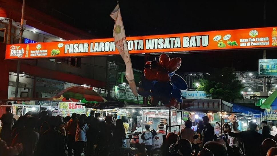 Pasar Laron di Alun-Alun Kota Wisata Batu. (Suara.com/Dini Afrianti Efendi)