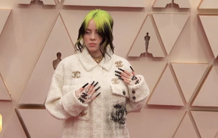 Billie Eilish di karpet merah Oscar 2020. (YouTube/ET Style)