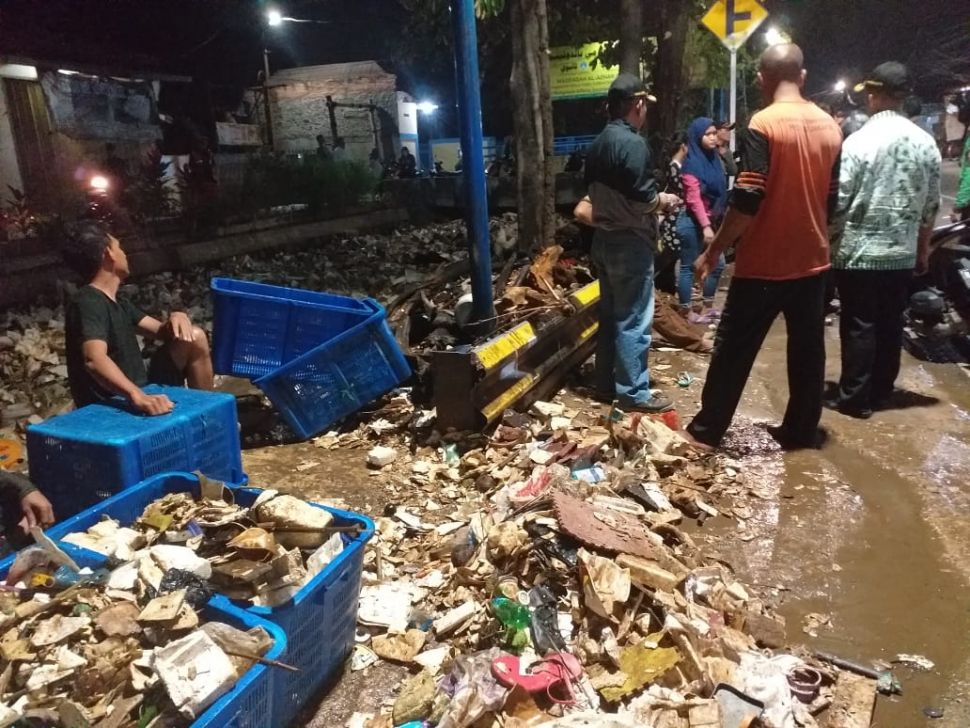 Sampah Kiriman Penuhi Aliran Sungai Di Jaksel. (Dokumentasi UPN Badan Air Dinas Lingkungan Hidup Provinsi DKI Jakarta)