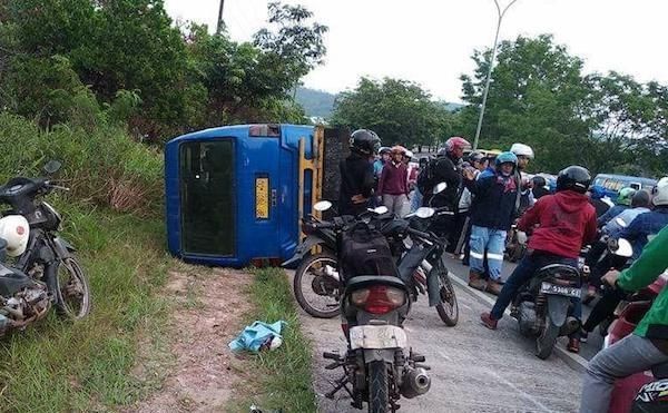 Kecelakaan maut terjadi di kawasan Bukit Daeng Mukakuning, Kota Batam, Provinsi Kepulauan Riau, Senin (17/2/2020) pagi sekitar pukul 06.00 WIB. [Batamnews]