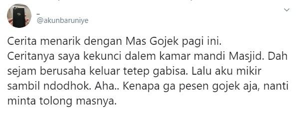 Pesan ojol untuk buka pintu kamar mandi masjid (Twitter/akunbaruniye)