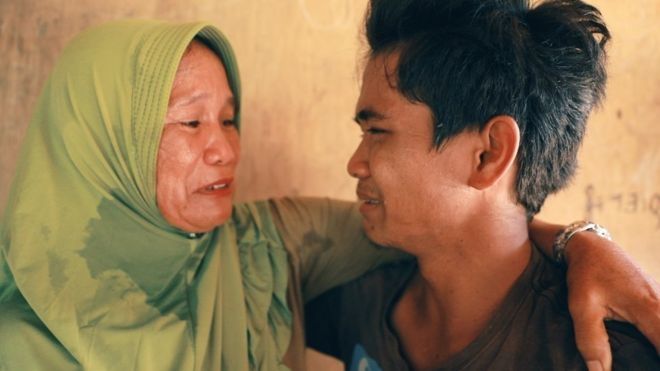 Momen Haru! Terpisah 15 Tahun, Pemuda Tanpa Kewarganegaraan Bertemu Ibunya. (BBC Indonesia)