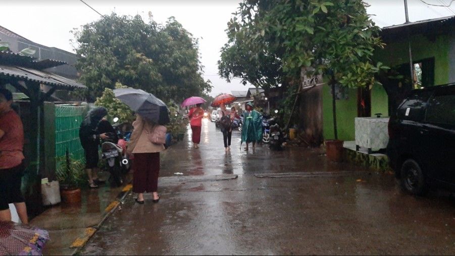 Taman Setia Mekar Bekasi Terendam Banjir Hingga Satu Meter. (Suara.com/Dini Afrianti Efendi)