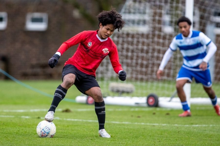 Aksi Bagus Kahfi saat mencetak hattrick ke gawang Preston North End U-18. (Dok. PSSI) 