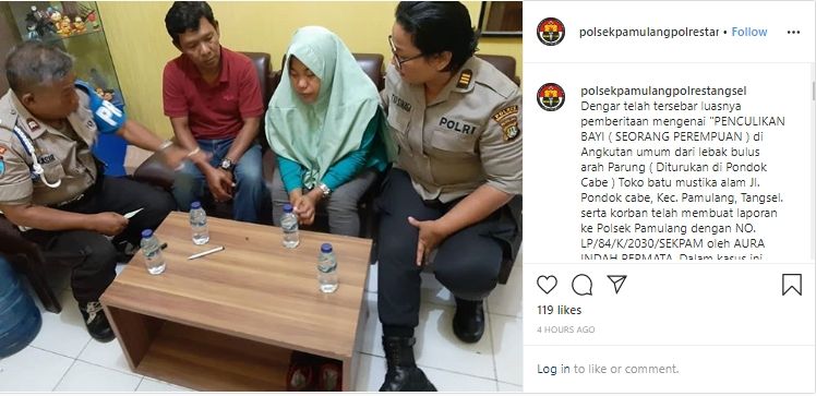 Pelapor saat diperiksa secara intensif di kantor Kepolisian Sektor Pamulang, Tangerang Selatan.