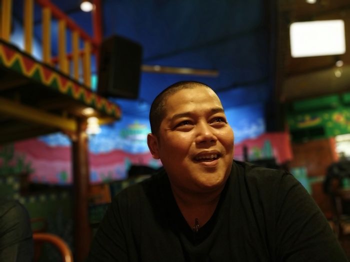 Agus, manajer Klub Amigos, di Kemang Club Villas, Jakarta Selatan. [Suara.com/Muhammad Yasir]