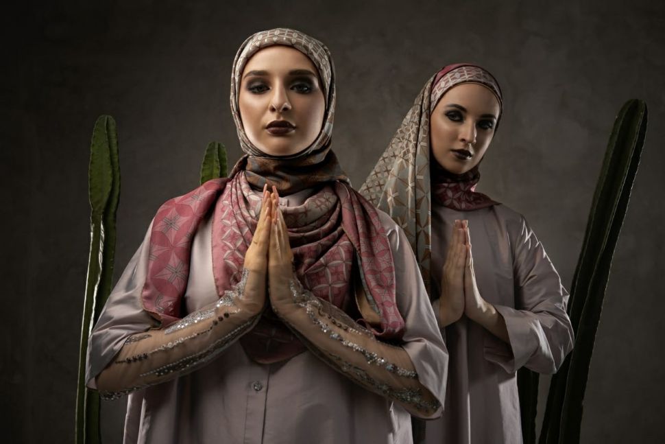 Koleksi hijab Katonvie dan Itang Yunasz (Dok. Katonvie)