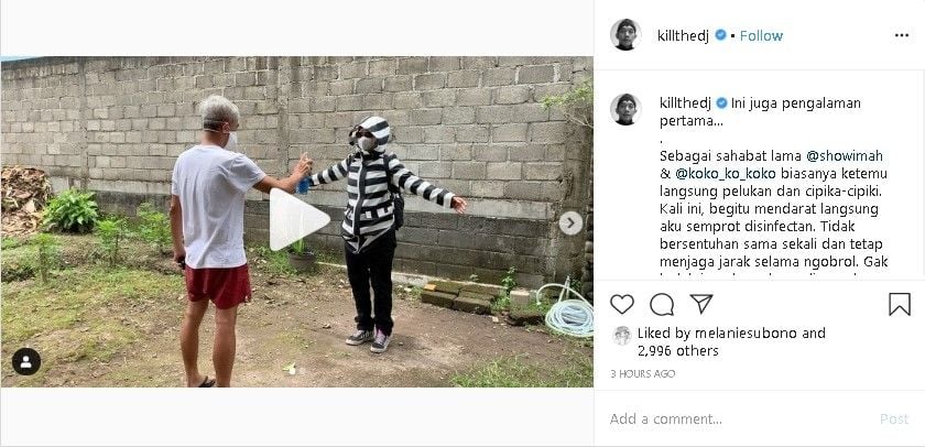 Kill The DJ menyemprotkan disinfektan ke Soimah dan Koko - (Instagram/@killthedj)