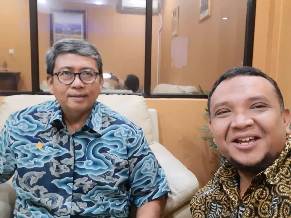 Sekretaris Jenderal Partai Persatuan Bulan Bintang Afriyansyah Noer (kanan) dan Wakil Ketua Jaksa Agung RI Arminsyah (kiri). Arminsyah meninggal dunia dalam kecelakaan di Tol Jagorawi, Sabtu (4/4/2020). [dok. pribadi]
