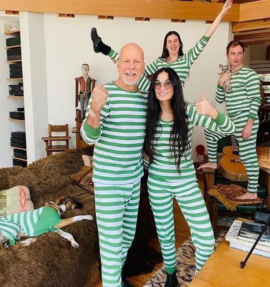 Bruce Willis dan Demi Moore pesta piyama [Instagram/buuski]