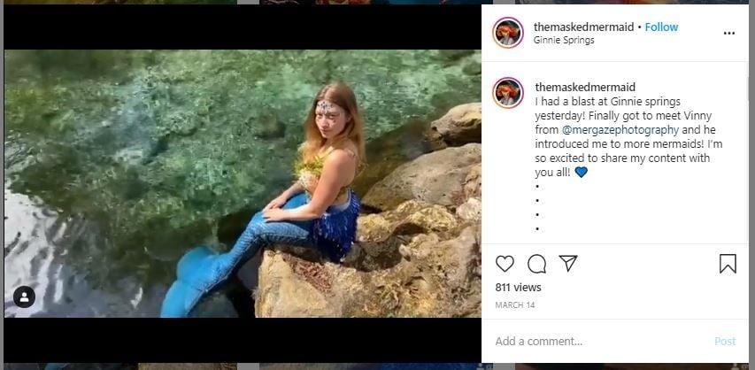 Terobsesi Mermaid, Gadis Ini Buat Ekor Seharga 50 Juta (instagram.com/themaskedmermaid)