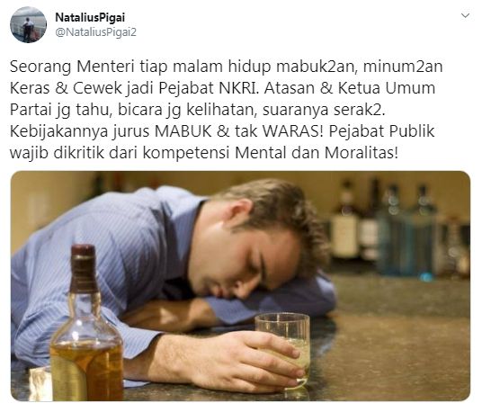Natalius Pigai klaim ada menteri Jokowi hobi mabuk dan main perempuan (Twitter/nataliuspigai2)