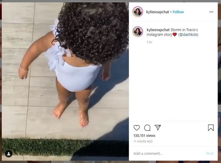 Travis Scott dan Stormi Webster di Kolam Renang (instagram.com/kyliesnapchat)