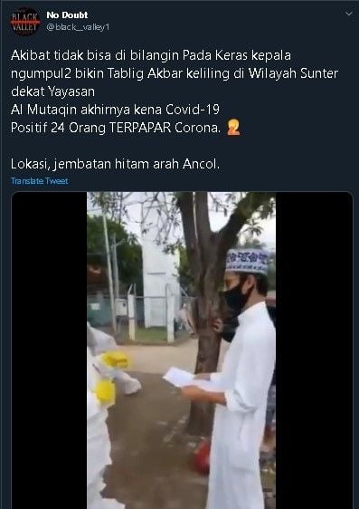 Tangkapan layar video ambulans mengevakuasi jenazah tabligh akbar. (Twitter)